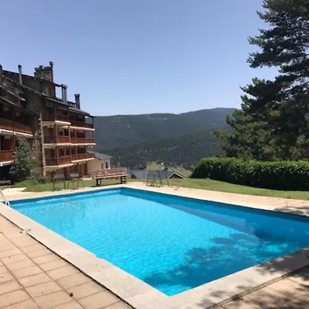 Cerca Pista De Esqui La Molina Con Piscina Y Jardin