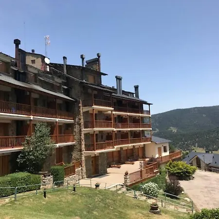 Cerca Pista De Esqui La Molina Con Piscina Y Jardin La Molina